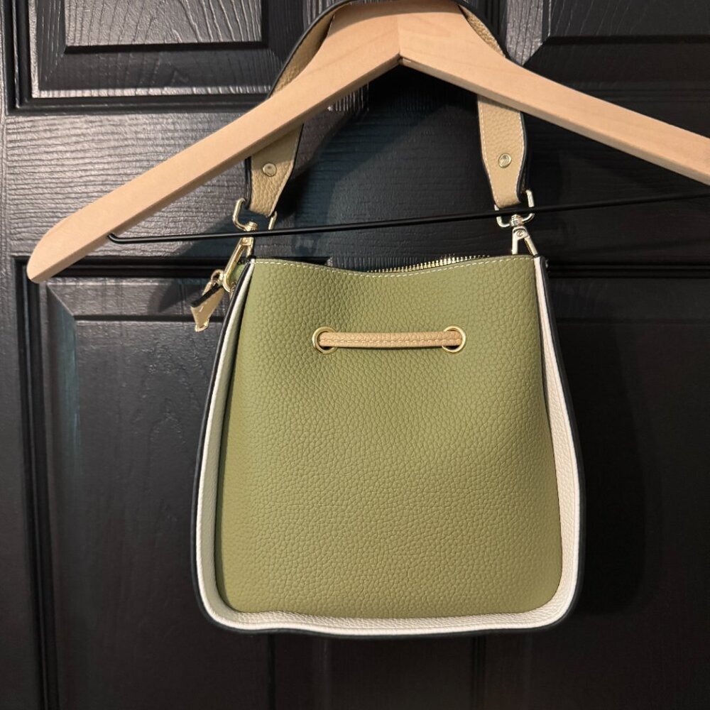 Womens Fashion White and Green Handbag Crossbody multiple handles and straps - Picture 2 of 5